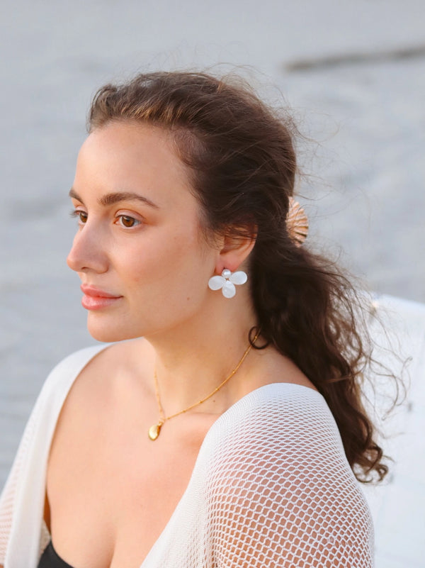 Daisy Pearl Earrings