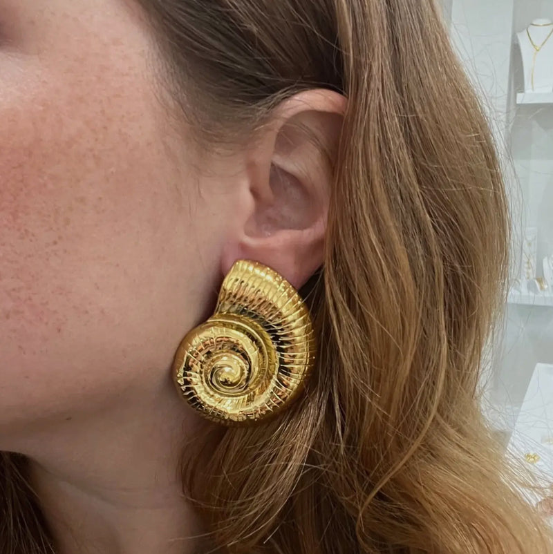 Nylah shell earrings