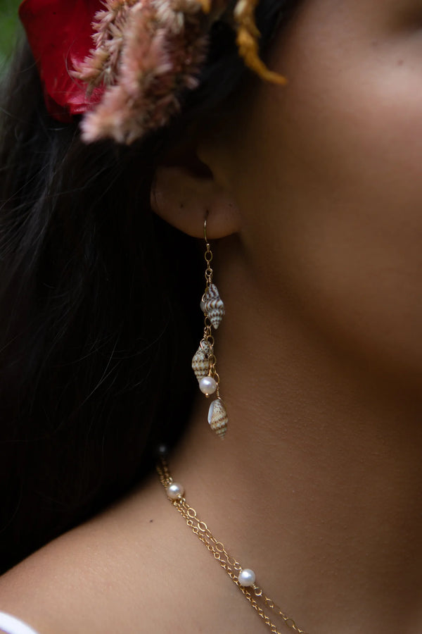 Signature Lei + Pearl Drop Earrings